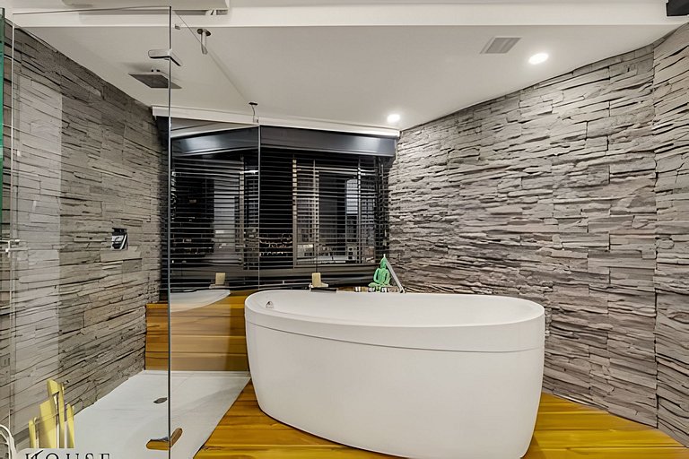 5G 904 - Chic Apt in Provenza with Bathtub/Balcony