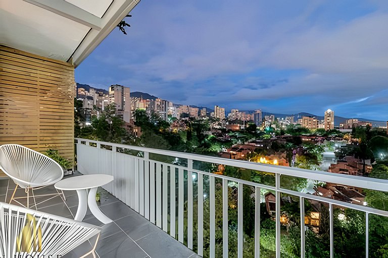 5G 904 - Chic Apt in Provenza with Bathtub/Balcony