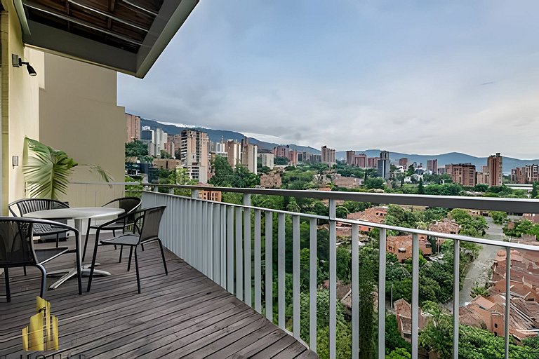 5G 1204 - Apt elegante con vistas desde el balcón