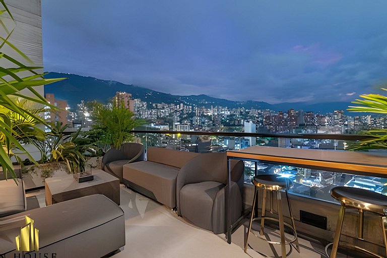 Art Living 1504 - Luxe City View Suite, XL Balcony