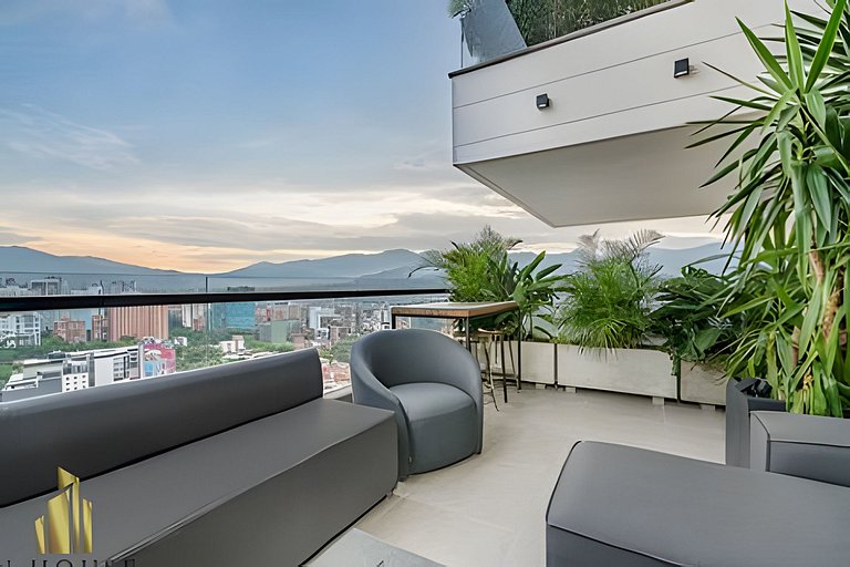 Art Living 1504 - Luxe City View Suite, XL Balcony