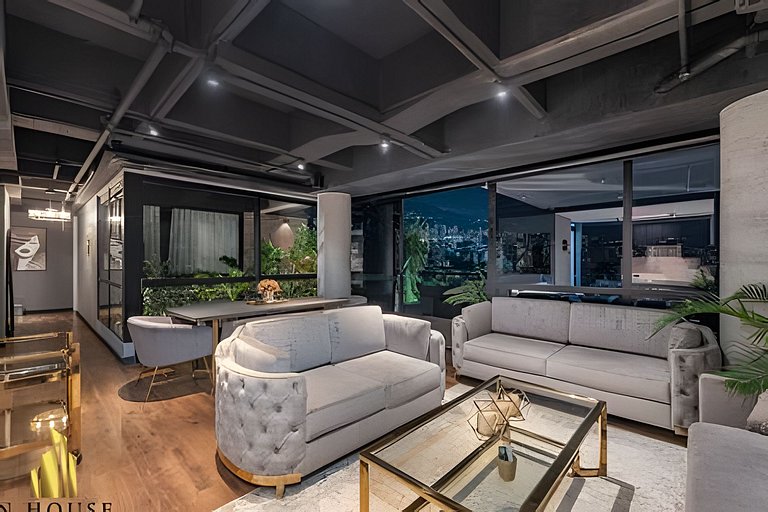 Art Living 1504 - Luxe City View Suite, XL Balcony