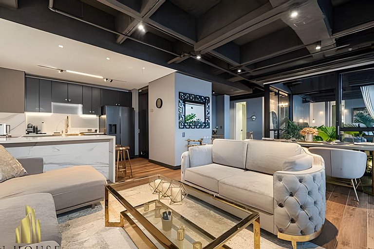 Art Living 1504 - Luxe City View Suite, XL Balcony