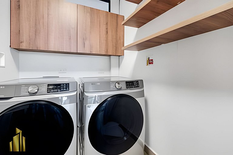 Art Living 2002 - Deluxe Apt with priv jacuzzi