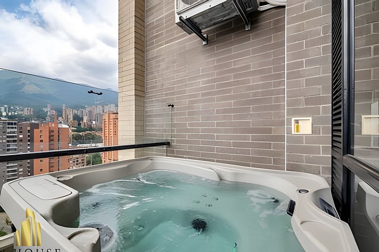 Art Living 2002 - Deluxe Apt with priv jacuzzi