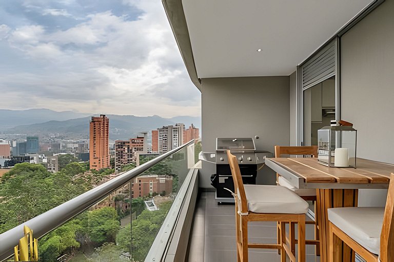 Life 1202 - Pleasant Apt in Poblado with AC