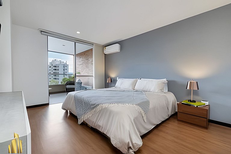 Life 703 - Contemporary/Well-Lit Apt/Sunset Views