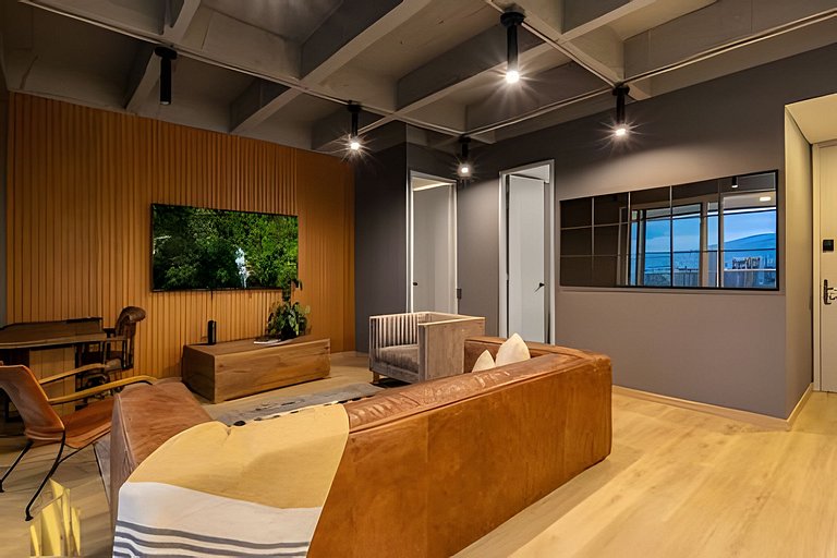 Life 1603 - Panoramic & Tastefully Decorated Loft