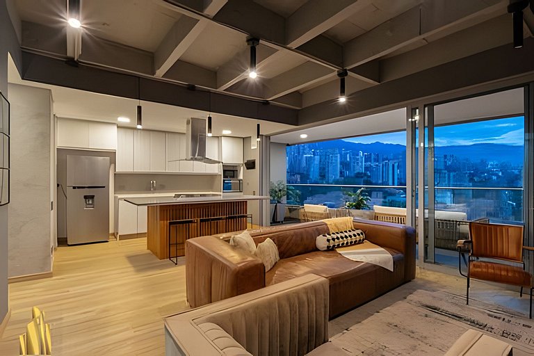 Life 1603 - Panoramic & Tastefully Decorated Loft