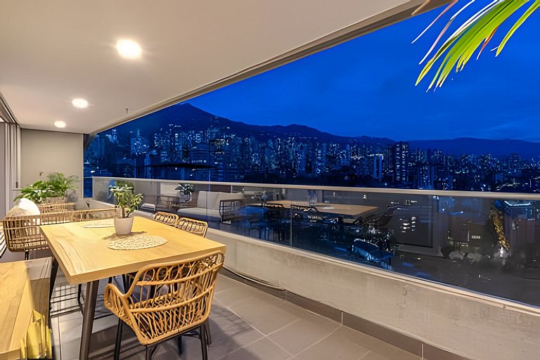 Life 1603 - Panoramic & Tastefully Decorated Loft