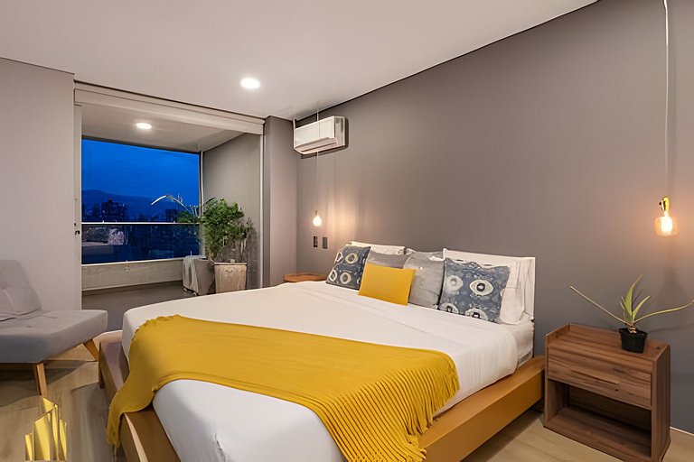 Life 1603 - Panoramic & Tastefully Decorated Loft
