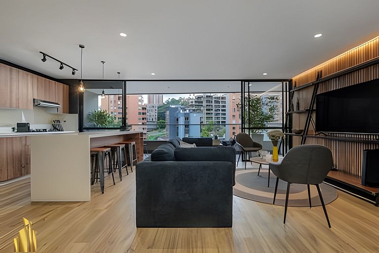 Life 801 - Exclusive & Bright Apt/pool/gym/balcony