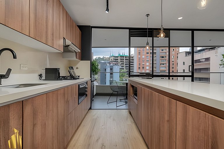 Life 801 - Exclusive & Bright Apt/pool/gym/balcony