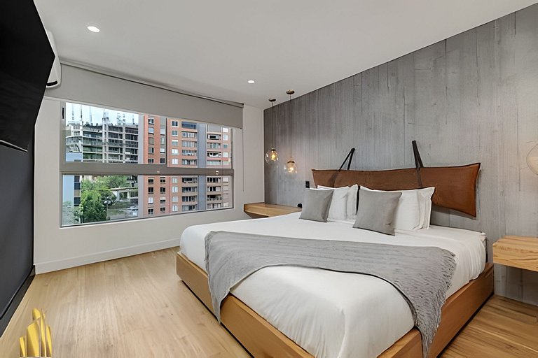 Life 801 - Exclusive & Bright Apt/pool/gym/balcony
