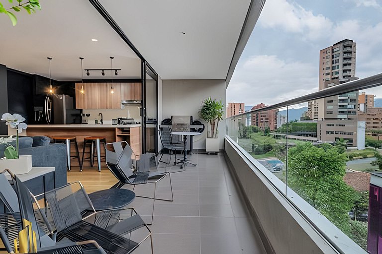 Life 801 - Exclusive & Bright Apt/pool/gym/balcony
