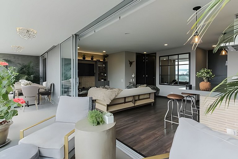 Life 1103 - Contemporary Comfort/Spacious Apt/Pool