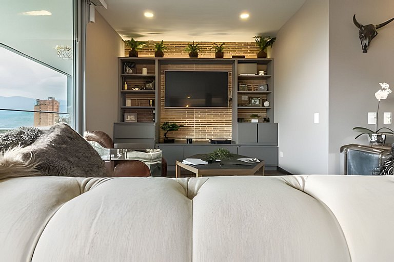 Life 1103 - Contemporary Comfort/Spacious Apt/Pool