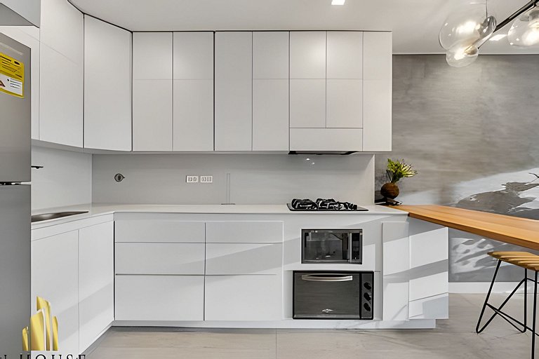 Provenza Life 1001 - Airy apt w priv balcony & gym