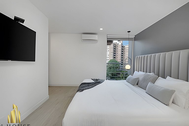Provenza Life 1001 - Airy apt w priv balcony & gym