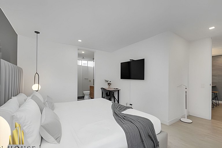 Provenza Life 1001 - Airy apt w priv balcony & gym