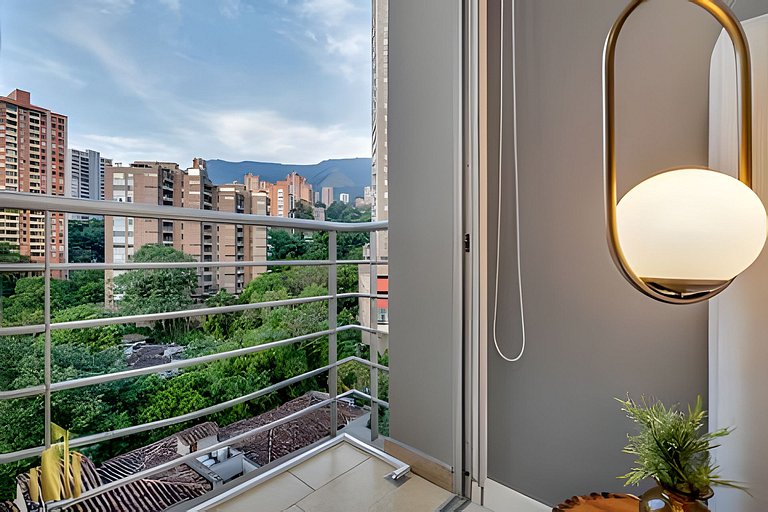 Provenza Life 1001 - Airy apt w priv balcony & gym