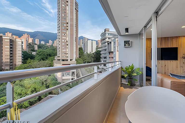 Provenza Life 1001 - Airy apt w priv balcony & gym