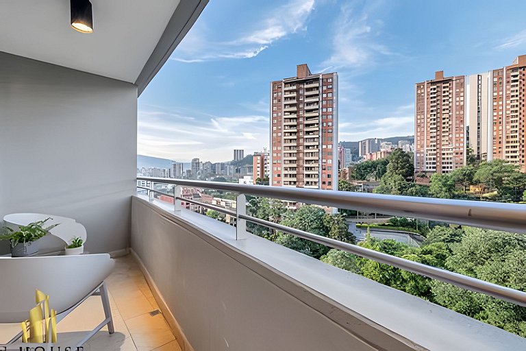 Provenza Life 1001 - Airy apt w priv balcony & gym