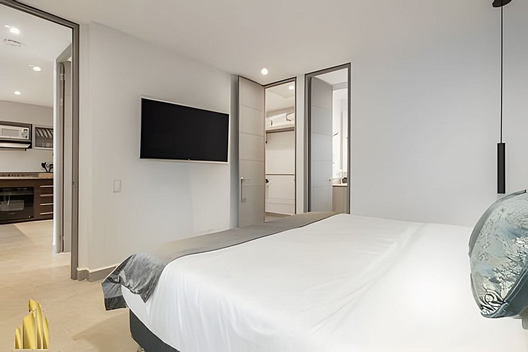 Provenza Life 703 - Secure/bright apt/priv balcony