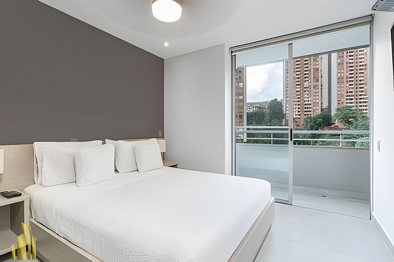 Provenza Life 703 - Secure/bright apt/priv balcony
