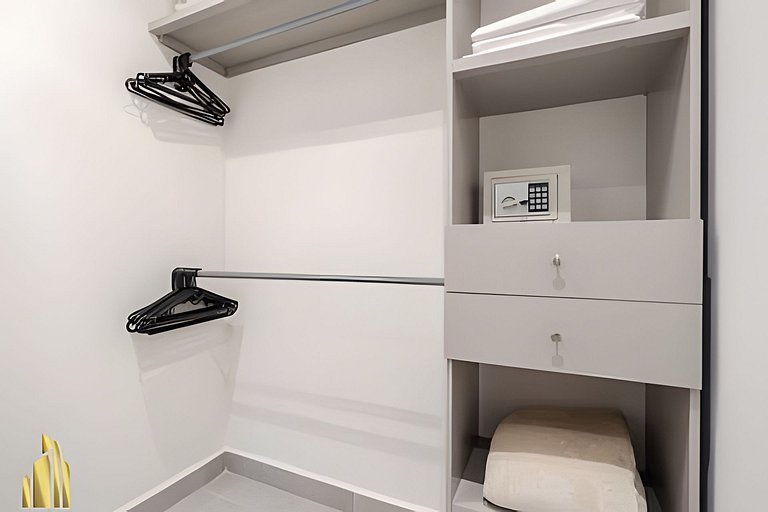Provenza Life 703 - Secure/bright apt/priv balcony