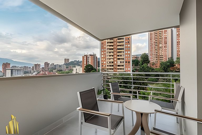 Provenza Life 703 - Secure/bright apt/priv balcony