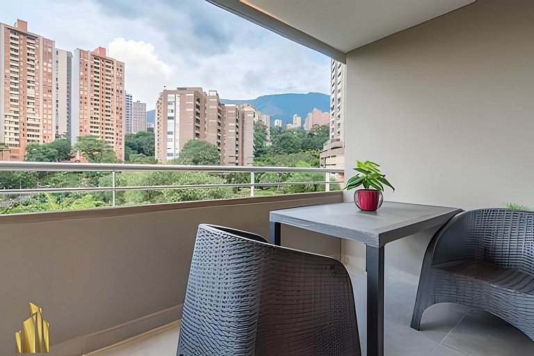 Provenza Life 703 - Secure/bright apt/priv balcony