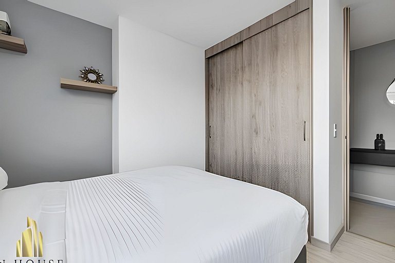 Metropolitan 2226-Familiar Bright Apt/Priv balcony