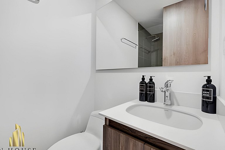 Metropolitan 2226-Familiar Bright Apt/Priv balcony