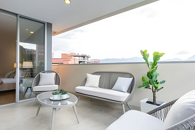 Provenza Life 603 - Chic Urban Retreat