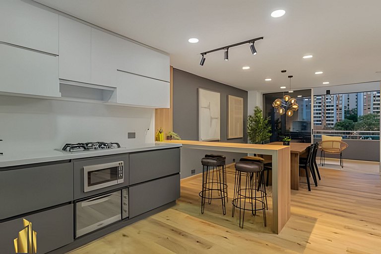 Provenza Life 1002-Tastefully decorated loft/gym