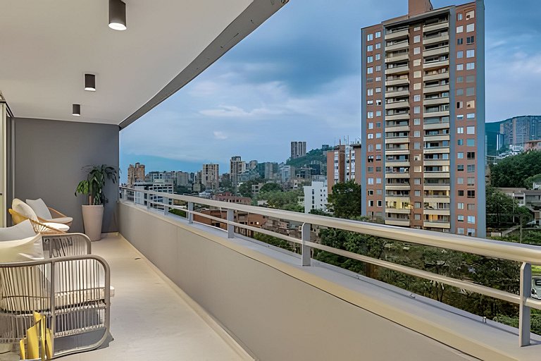 Provenza Life 1002-Tastefully decorated loft/gym