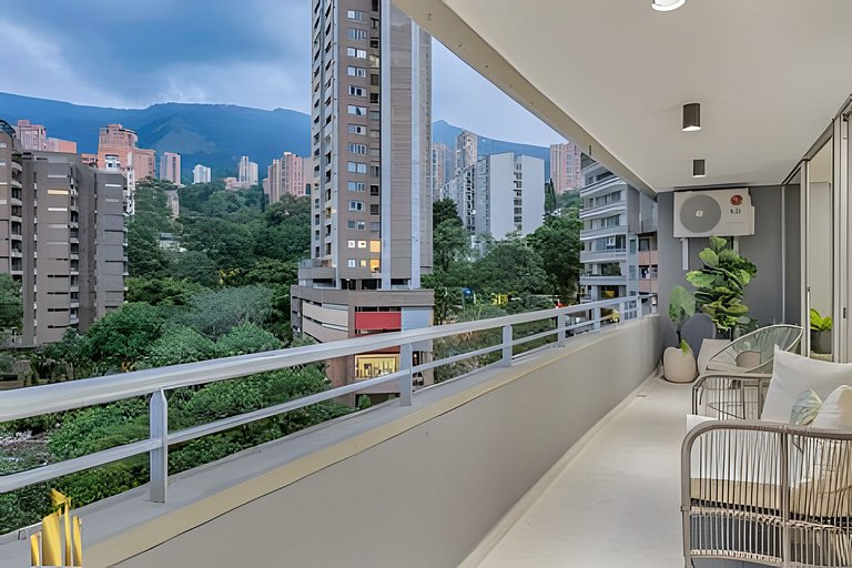 Provenza Life 1002-Tastefully decorated loft/gym