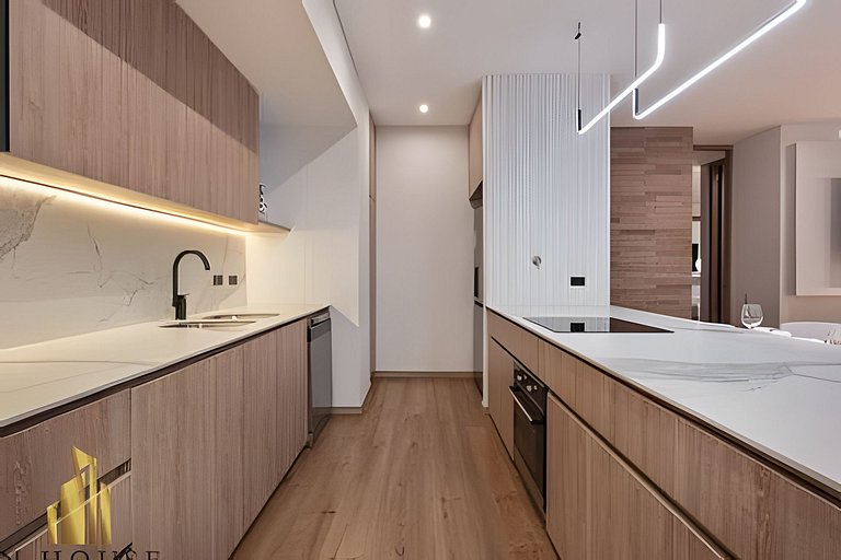 C42 Apto. 502 - Vive El Poblado con estilo y confort
