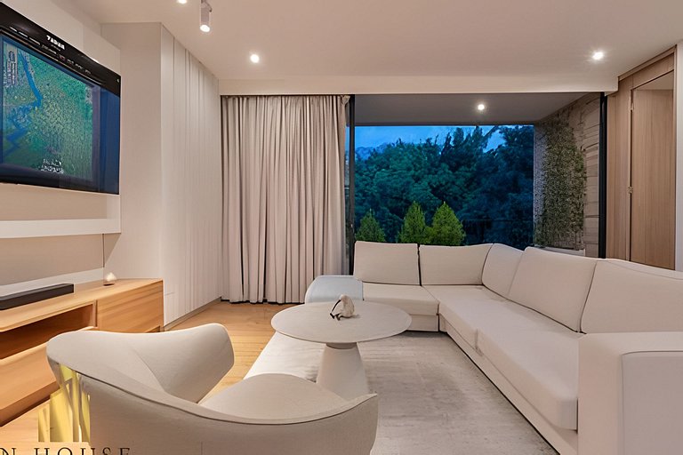 C42 502 - Stay in Style & Comfort at El Poblado