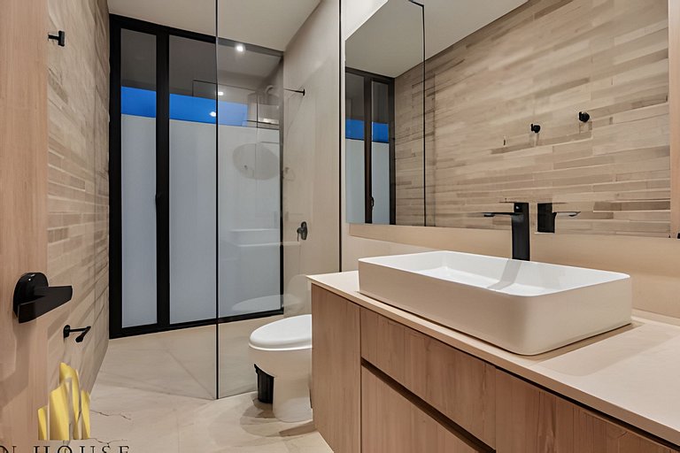 C42 502 - Stay in Style & Comfort at El Poblado
