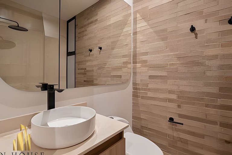 C42 502 - Stay in Style & Comfort at El Poblado