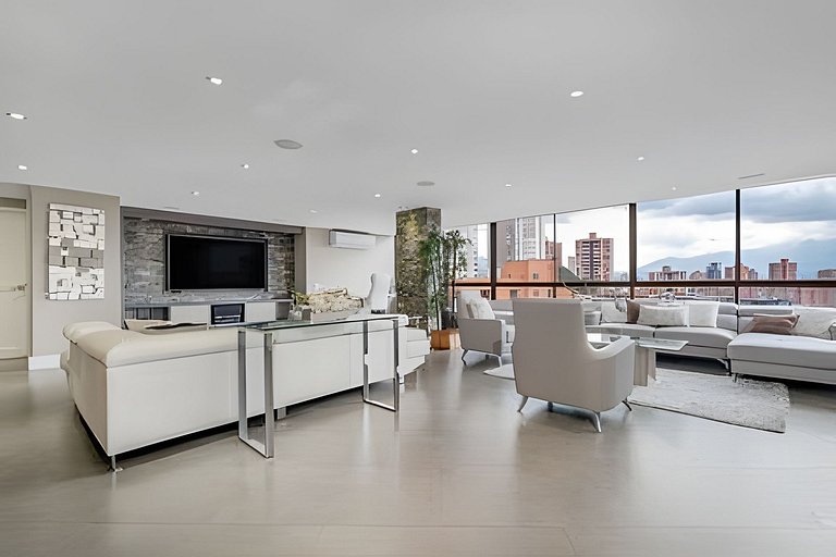 Bosques De Vizcaya 505/Luxury and Space in Harmony