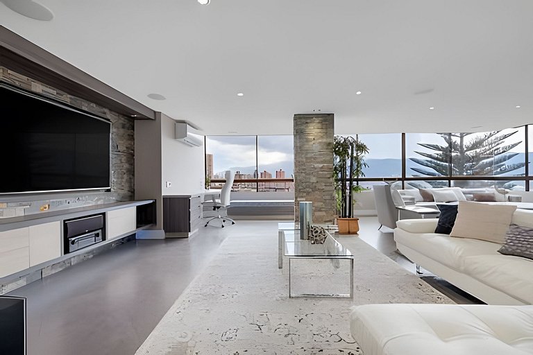 Bosques De Vizcaya 505/Luxury and Space in Harmony