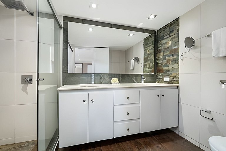 Bosques De Vizcaya 505/Luxury and Space in Harmony