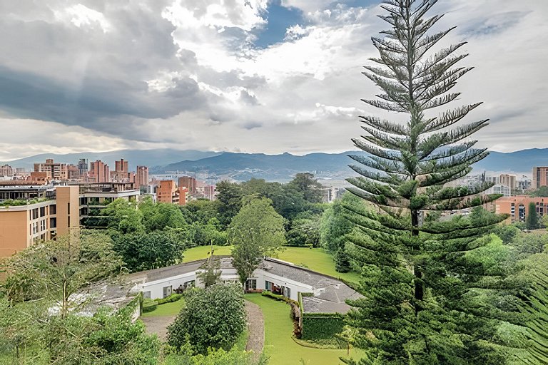 Bosques De Vizcaya 505/Luxury and Space in Harmony