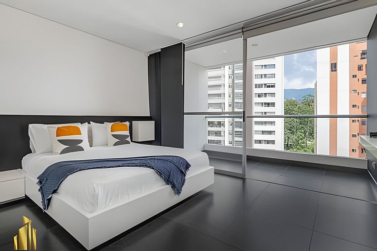 White 1102-Apt amplio y privado con jacuzzi/balcón