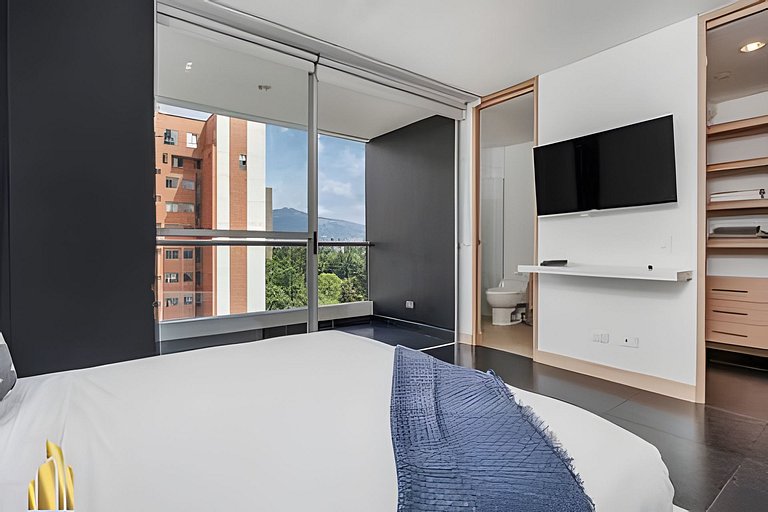 White 1102-Apt amplio y privado con jacuzzi/balcón