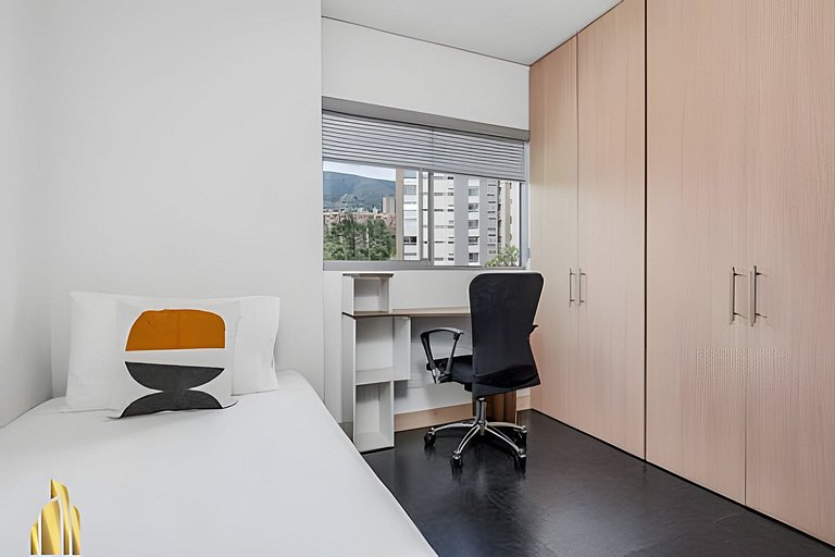 White 1102-Apt amplio y privado con jacuzzi/balcón