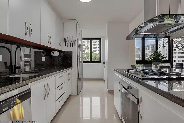 Castilla 601 - Spacious Family Retreat